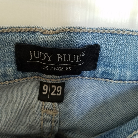 Judy Blue Distressed Skinny Jeans 9/29 - Picture 3 of 4